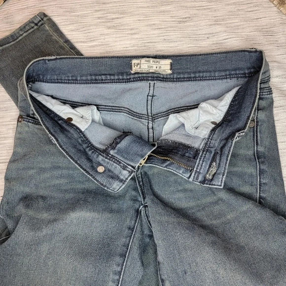 FREE PEOPLE Women's Dark Wash Low Rise Skinny Jeans 25 - Picture 7 of 14